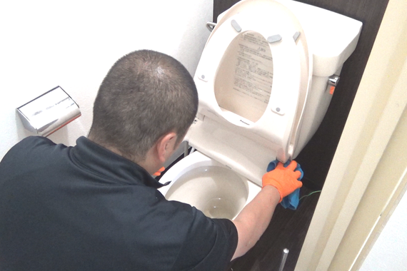 黒ずみや水垢を落とす